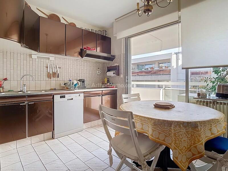 Appartement - 125 m² - 5 pièces