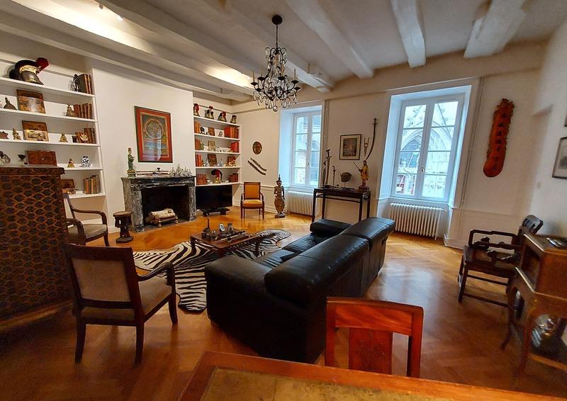 Immeuble - 330 m² - 13 pièces