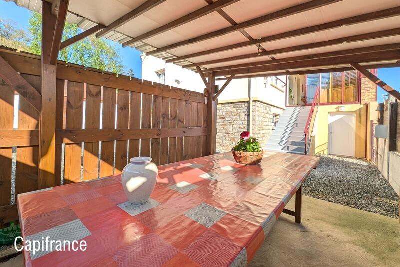 Maison - 92 m² - 6 pièces