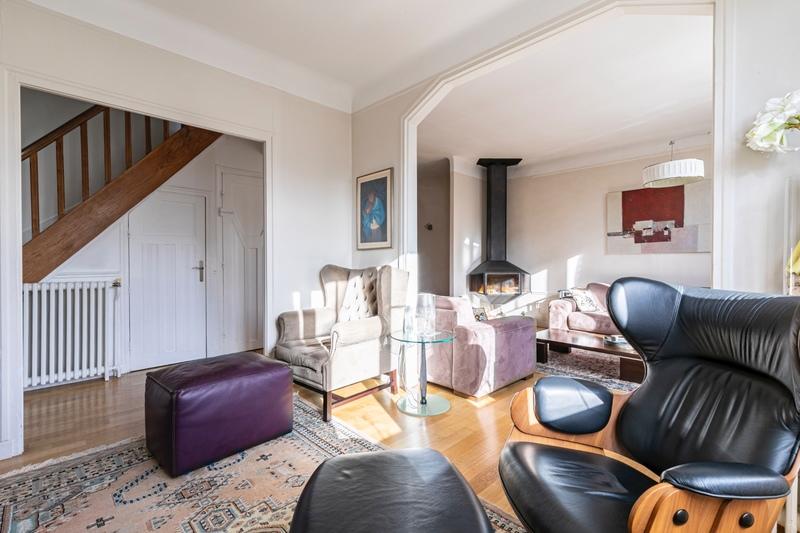 Maison - 201 m² - 7 pièces