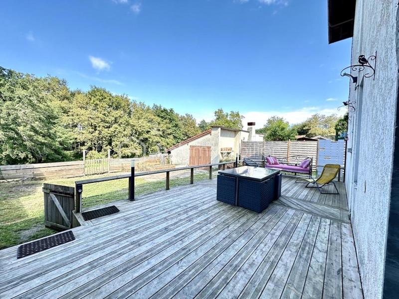 Demeure - 256 m² - 7 pièces