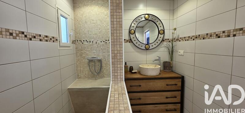 Maison - 167 m² - 8 pièces