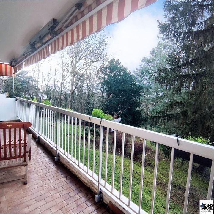 Appartement - 100 m² - 5 pièces