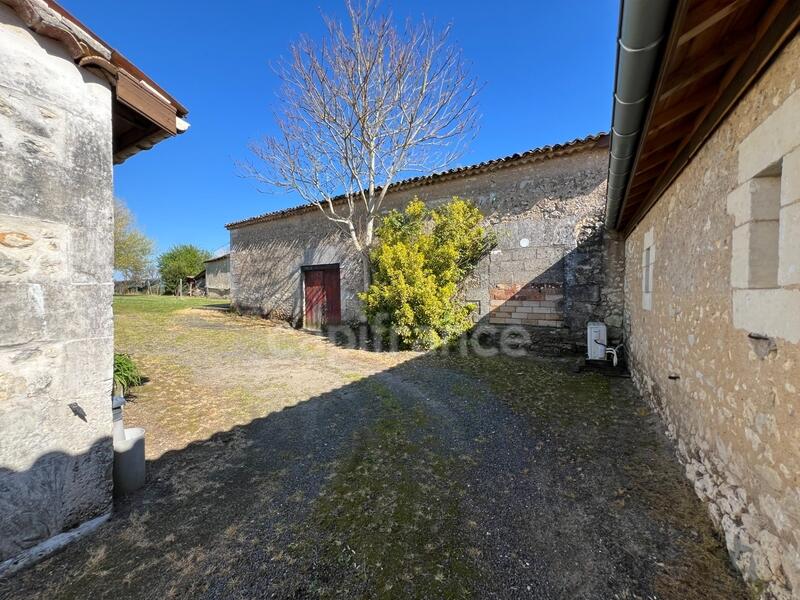 Maison de village - 131 m² - 6 pièces