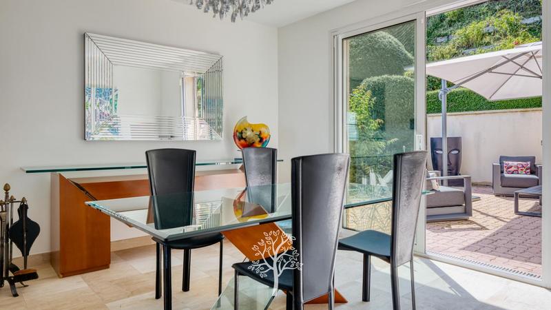 Propriété - 278 m² - 7 pièces