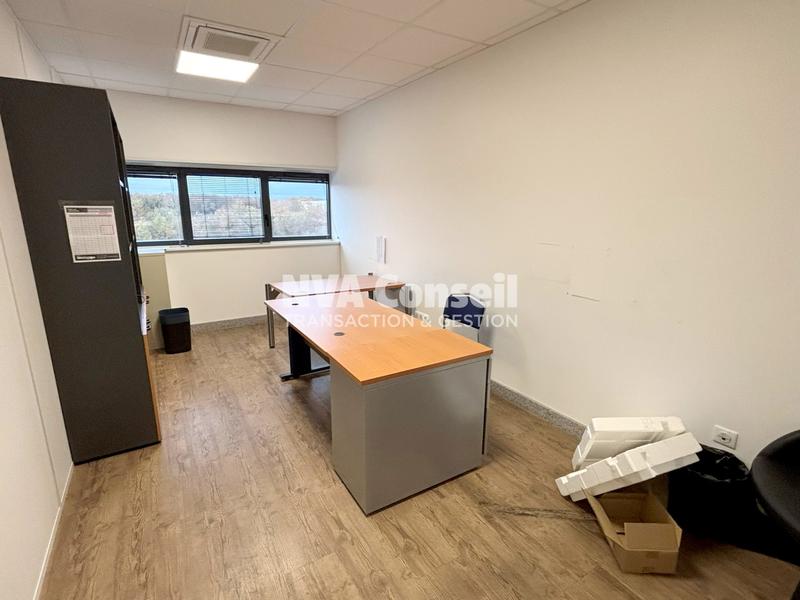 Entrepôt - 2 887 m²