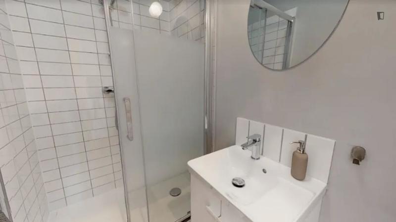 Chambre - 12 m² - 6 pièces