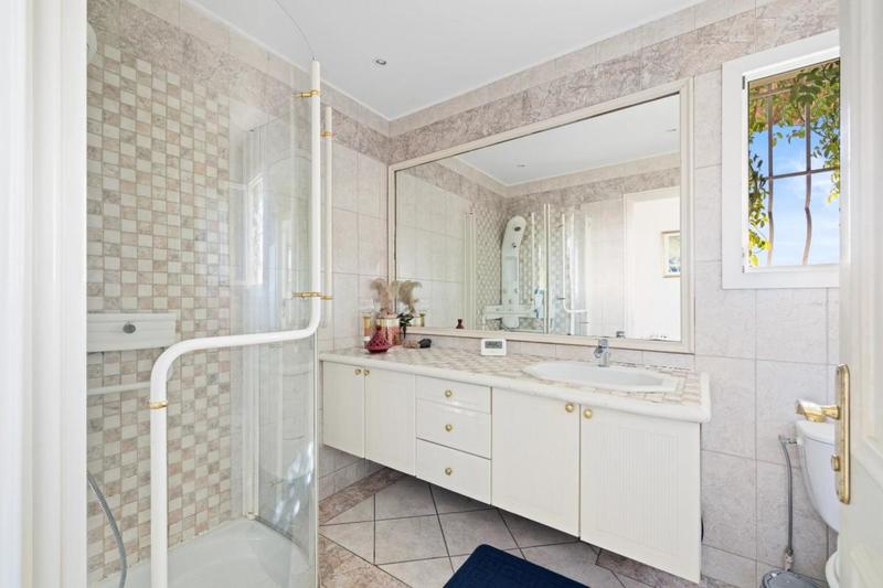 Villa - 195 m² - 6 pièces