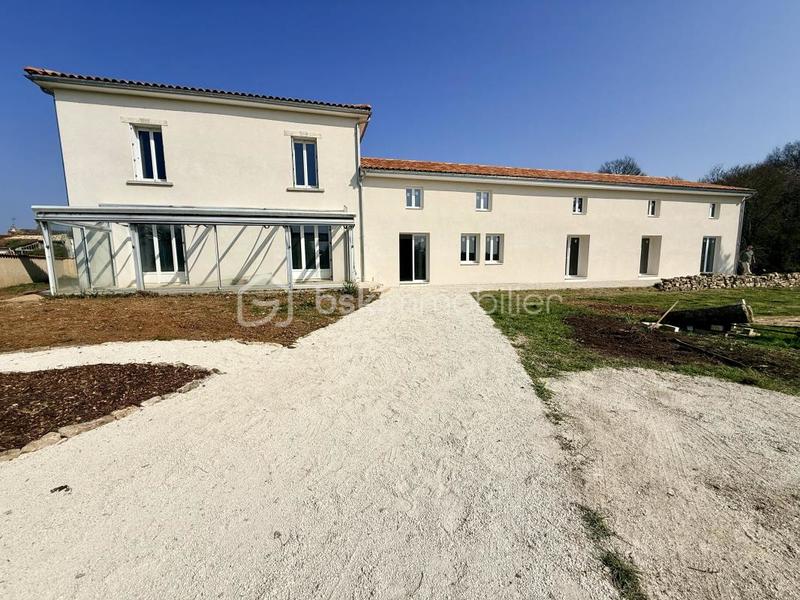 Demeure - 363 m² - 14 pièces