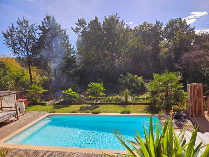 Maison - 181 m² - 7 pièces