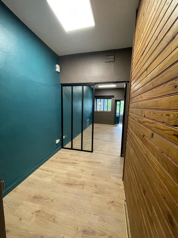 Local commercial - 60 m² - 3 pièces