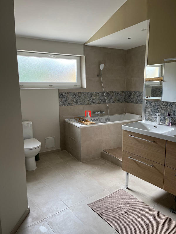 Maison - 229 m² - 7 pièces