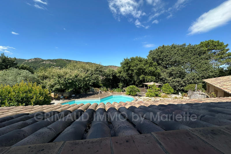 Maison - 214 m² - 7 pièces