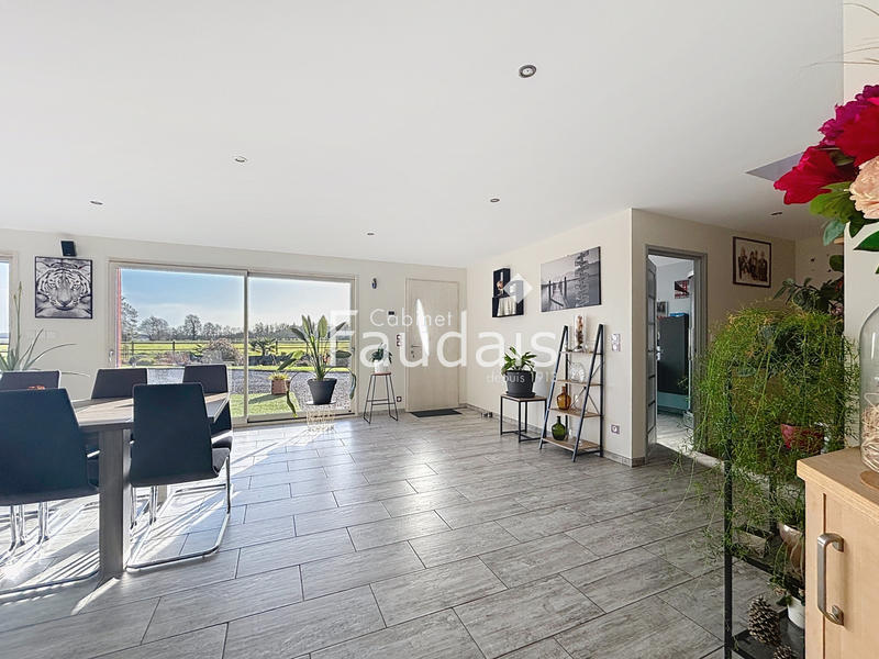 Maison - 246 m² - 8 pièces