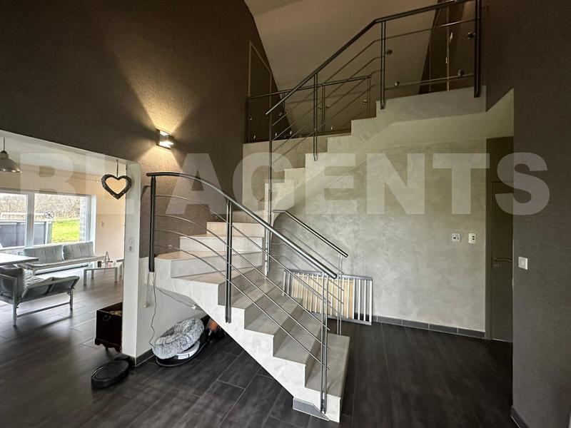 Maison - 200 m² - 5 pièces