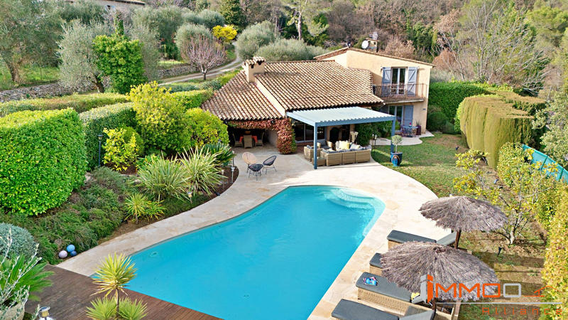 Maison - 197 m² - 6 pièces