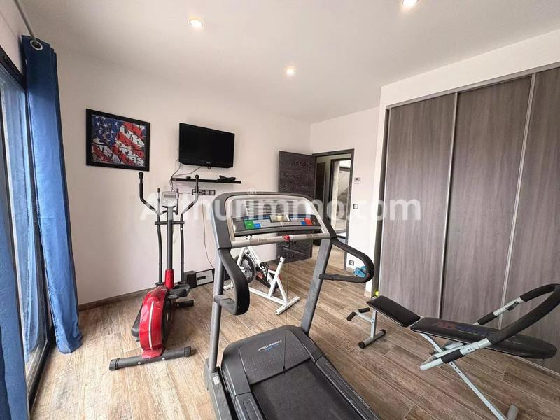 Maison - 257 m² - 5 pièces