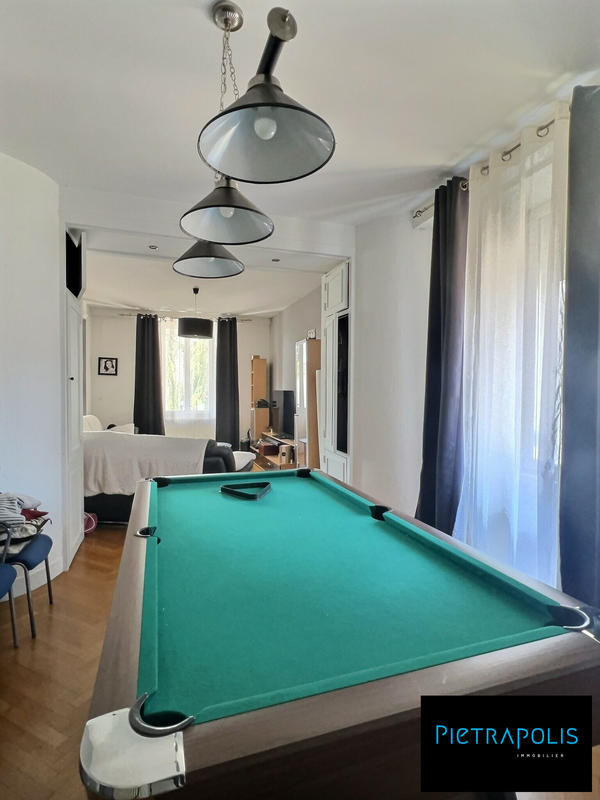 Maison - 302 m² - 10 pièces