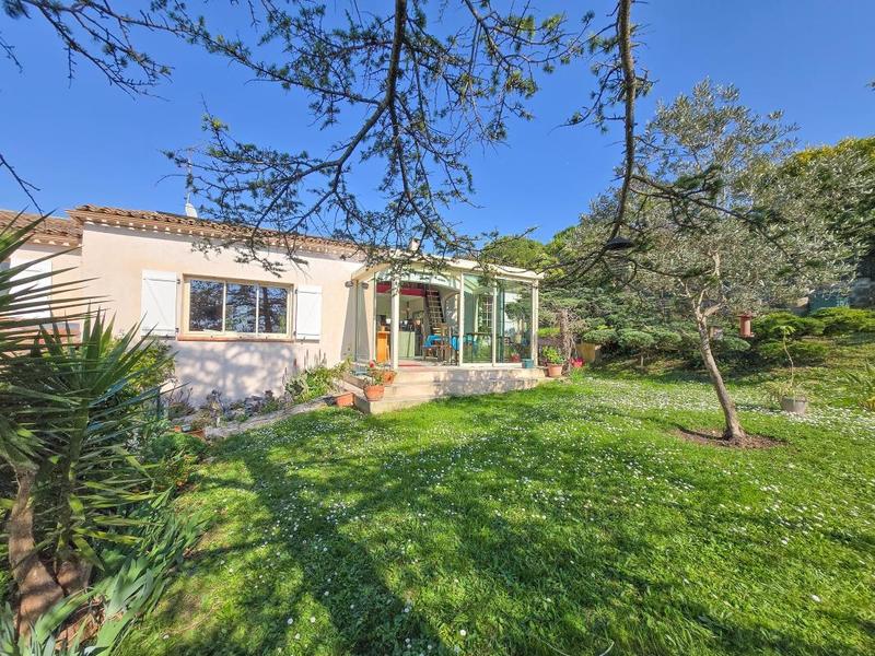 Villa - 220 m² - 6 pièces