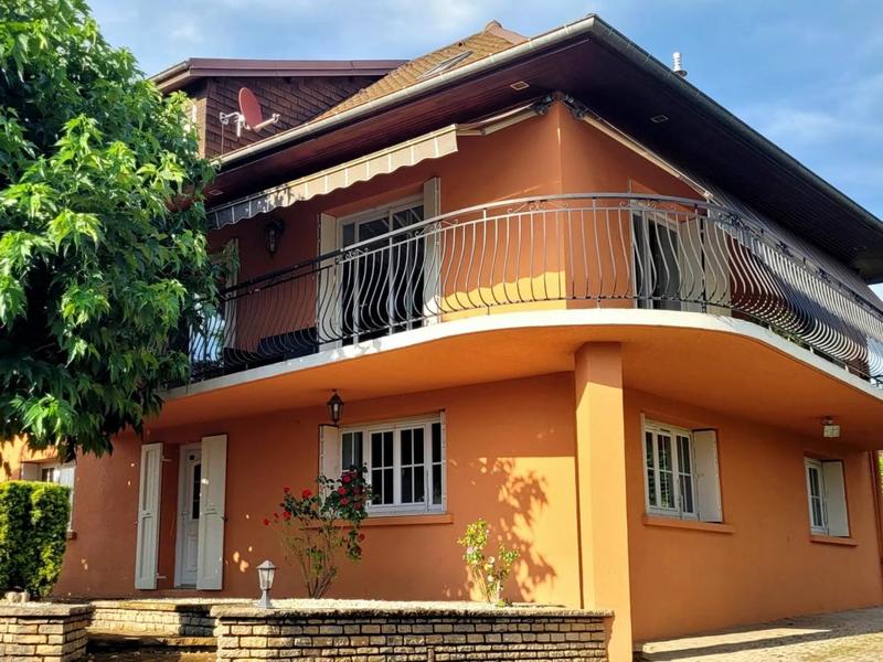 Maison - 265 m² - 12 pièces