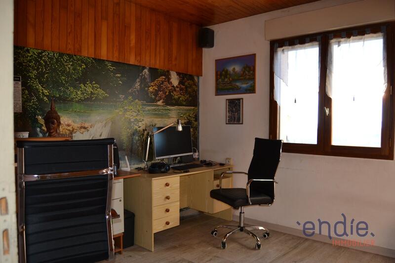 Maison - 185 m² - 8 pièces