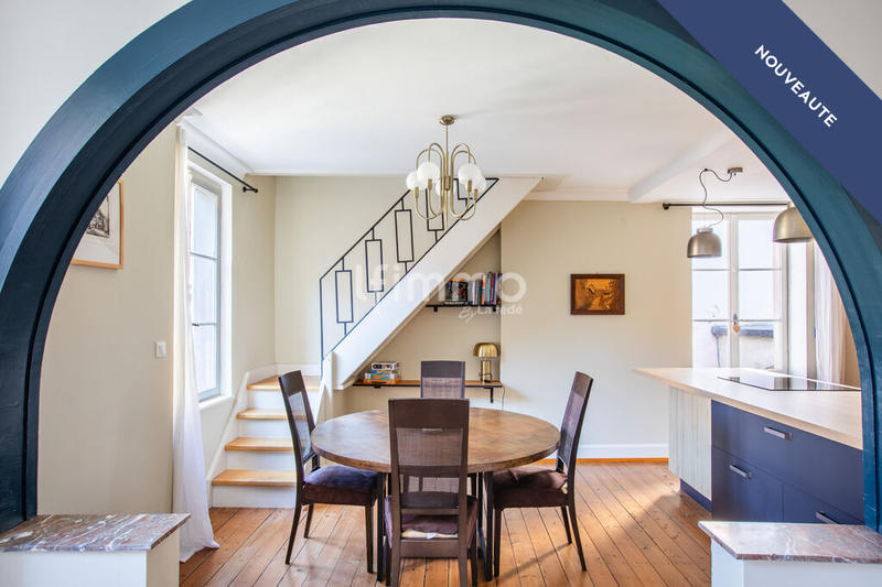 Maison - 370 m² - 14 pièces