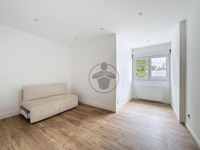 Maison - 137 m² - 6 pièces