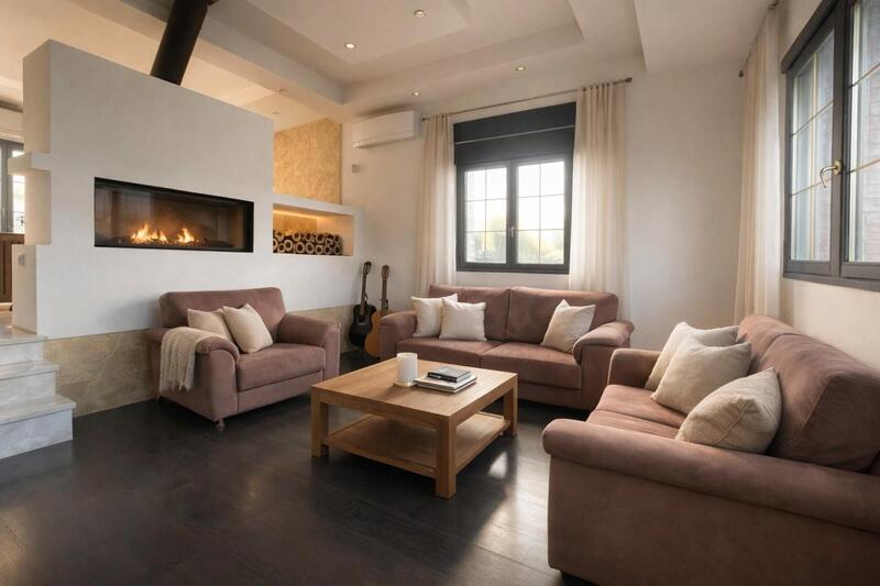 Maison - 220 m² - 12 pièces