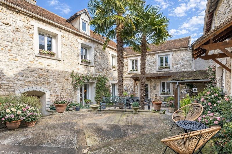 Maison en pierre - 150 m² - 6 pièces