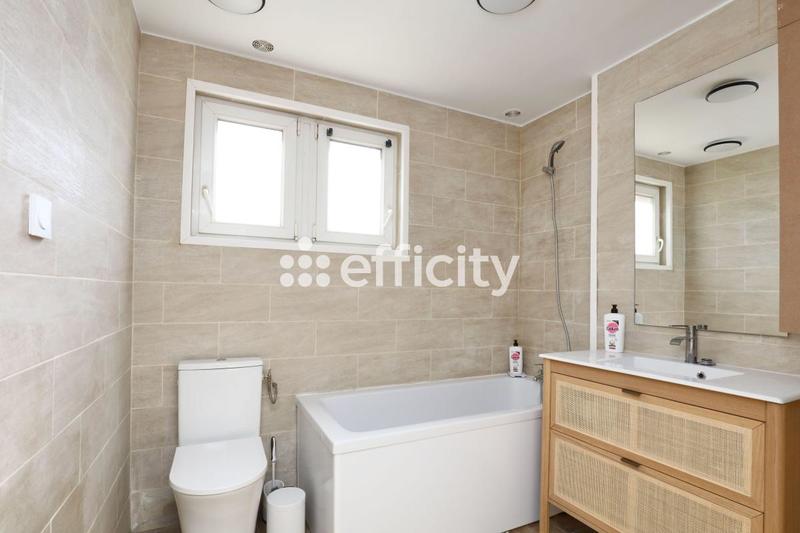 Maison - 105 m² - 4 pièces