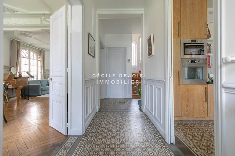 Maison - 215 m² - 8 pièces