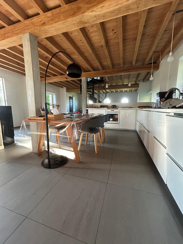 Maison - 202 m² - 6 pièces