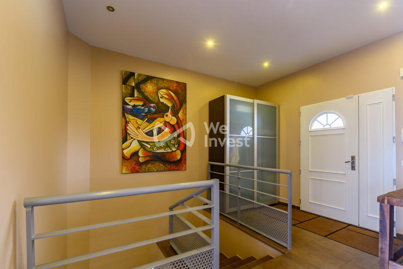 Maison - 254 m² - 7 pièces