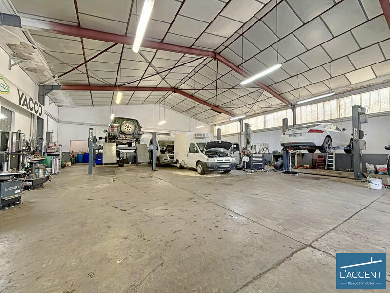 Fonds de commerce - 604 m²