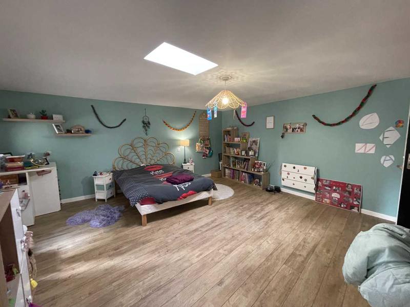 Maison - 300 m² - 5 pièces