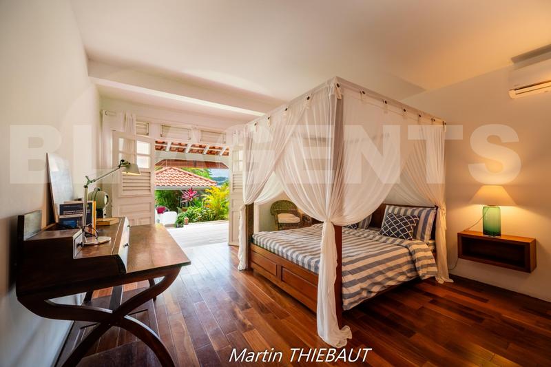 Maison - 200 m² - 6 pièces