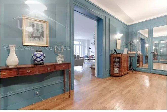 Appartement - 164 m² - 6 pièces