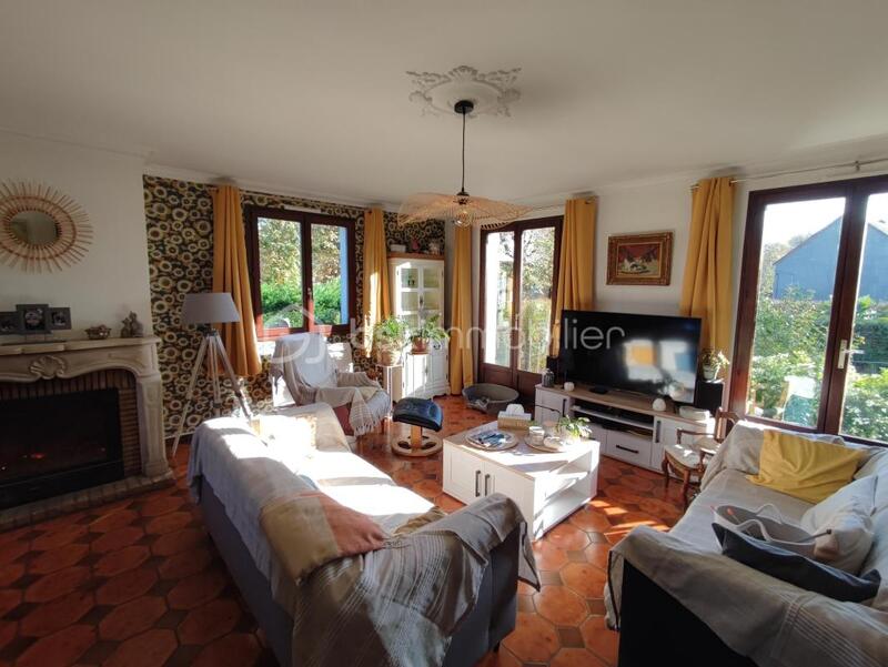 Pavillon - 184 m² - 9 pièces