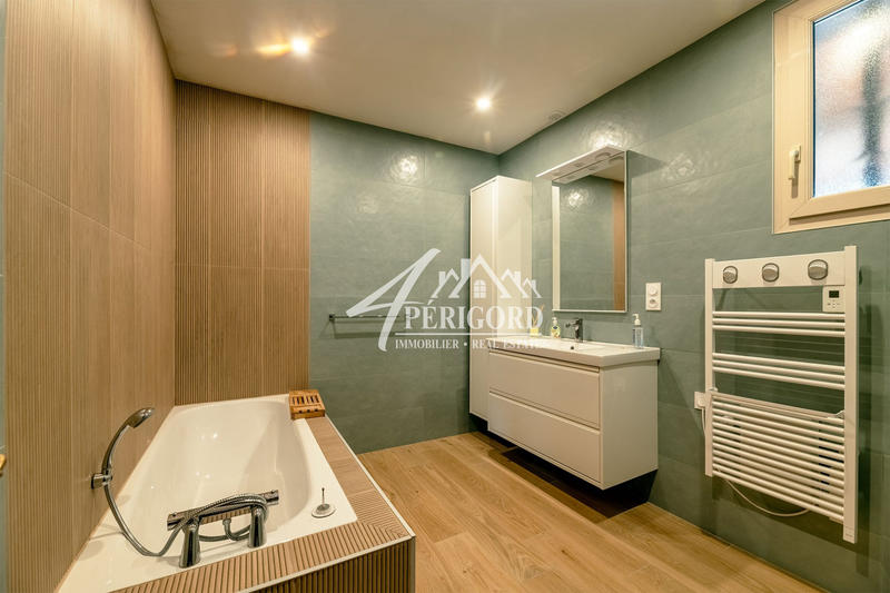 Maison traditionnelle - 145 m² - 6 pièces