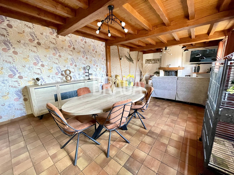 Maison - 240 m² - 8 pièces