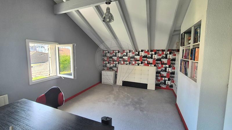 Maison - 180 m² - 7 pièces