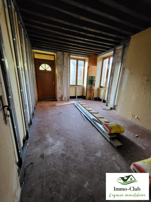 Maison ancienne - 180 m² - 3 pièces