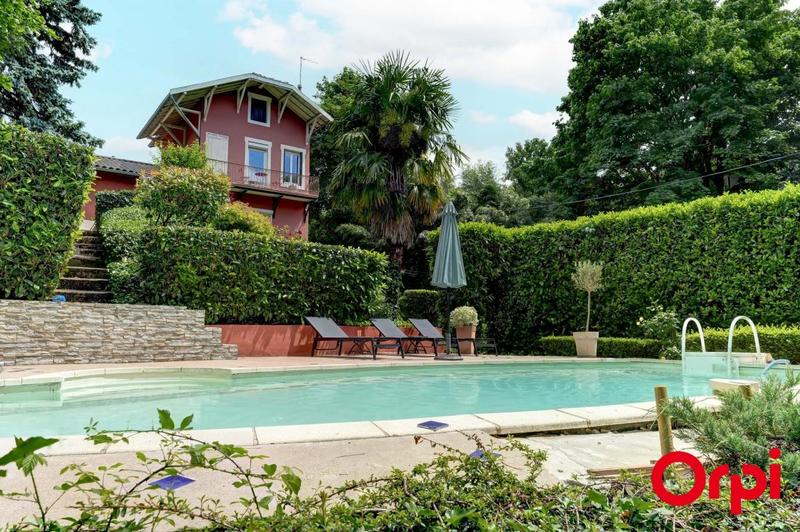 Maison - 200 m² - 6 pièces