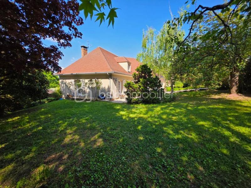 Maison - 185 m² - 7 pièces