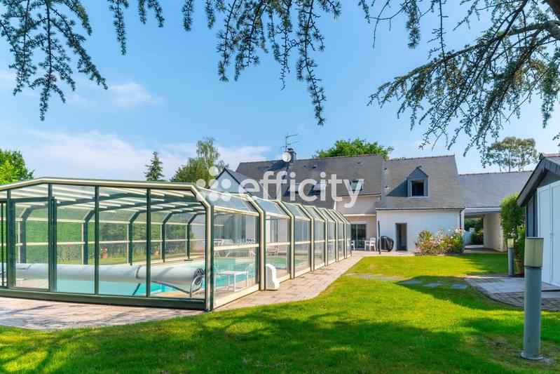 Maison - 232 m² - 11 pièces