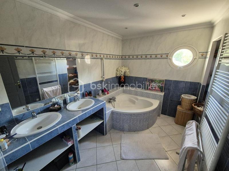 Maison - 145 m² - 7 pièces