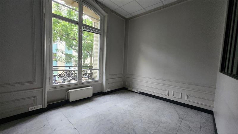 Local commercial - 377 m²