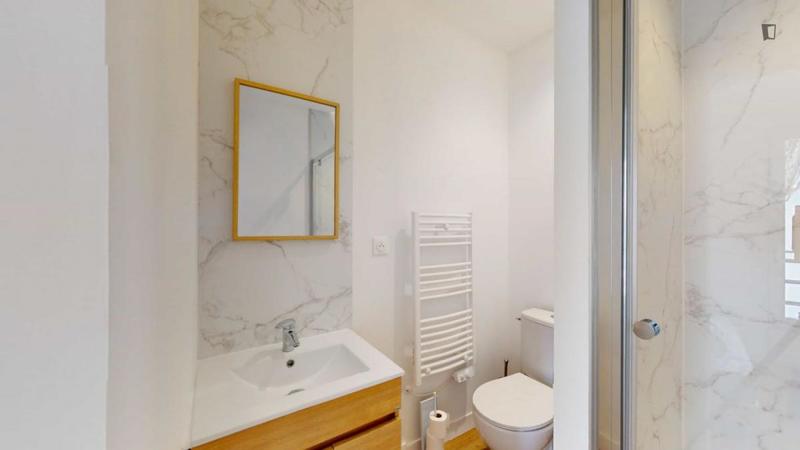 Chambre - 11 m² - 13 pièces