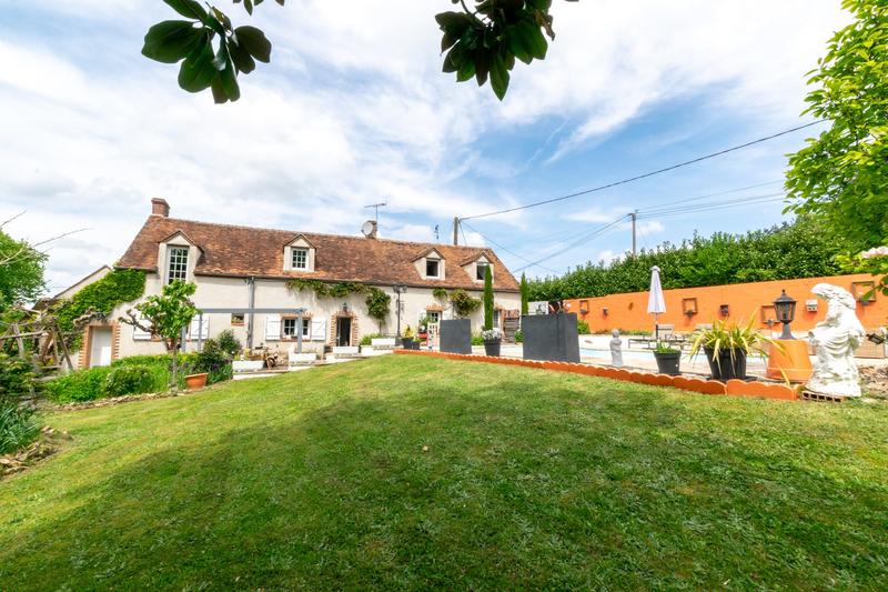 Maison - 337 m² - 11 pièces