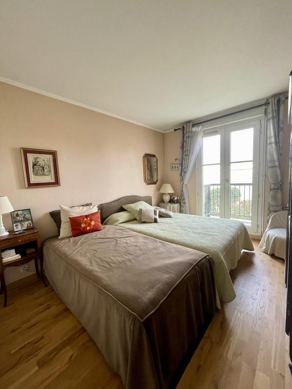 Appartement - 100 m² - 5 pièces